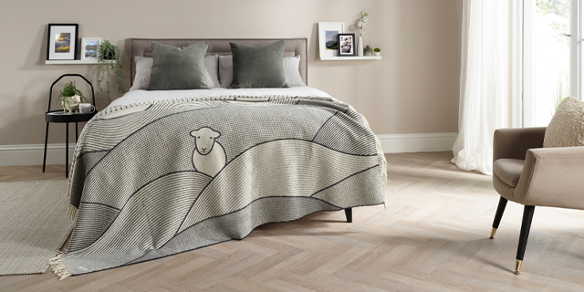 Throws & Blankets