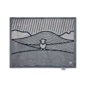 Line Herdy Hug Rug
