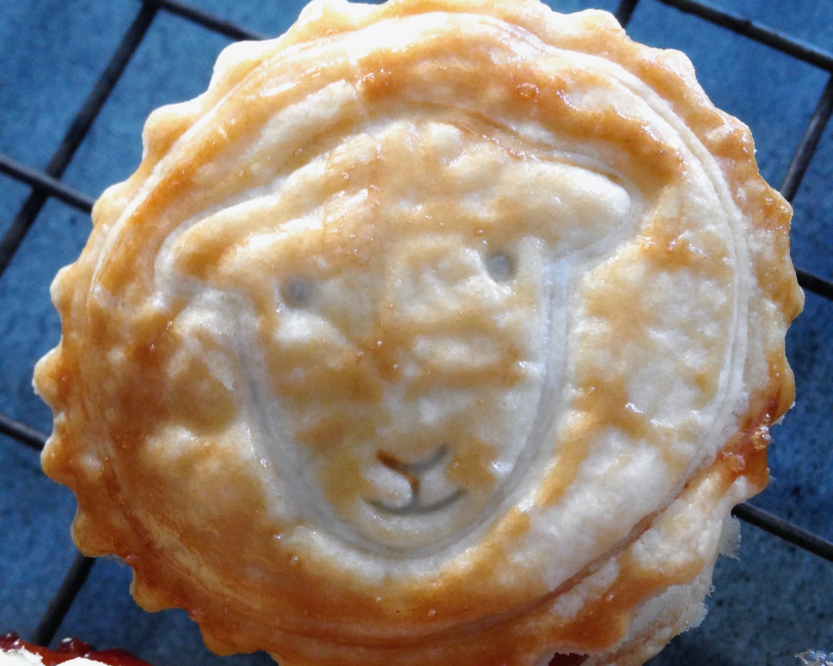 Leave your mince pies to cool on a wire rack