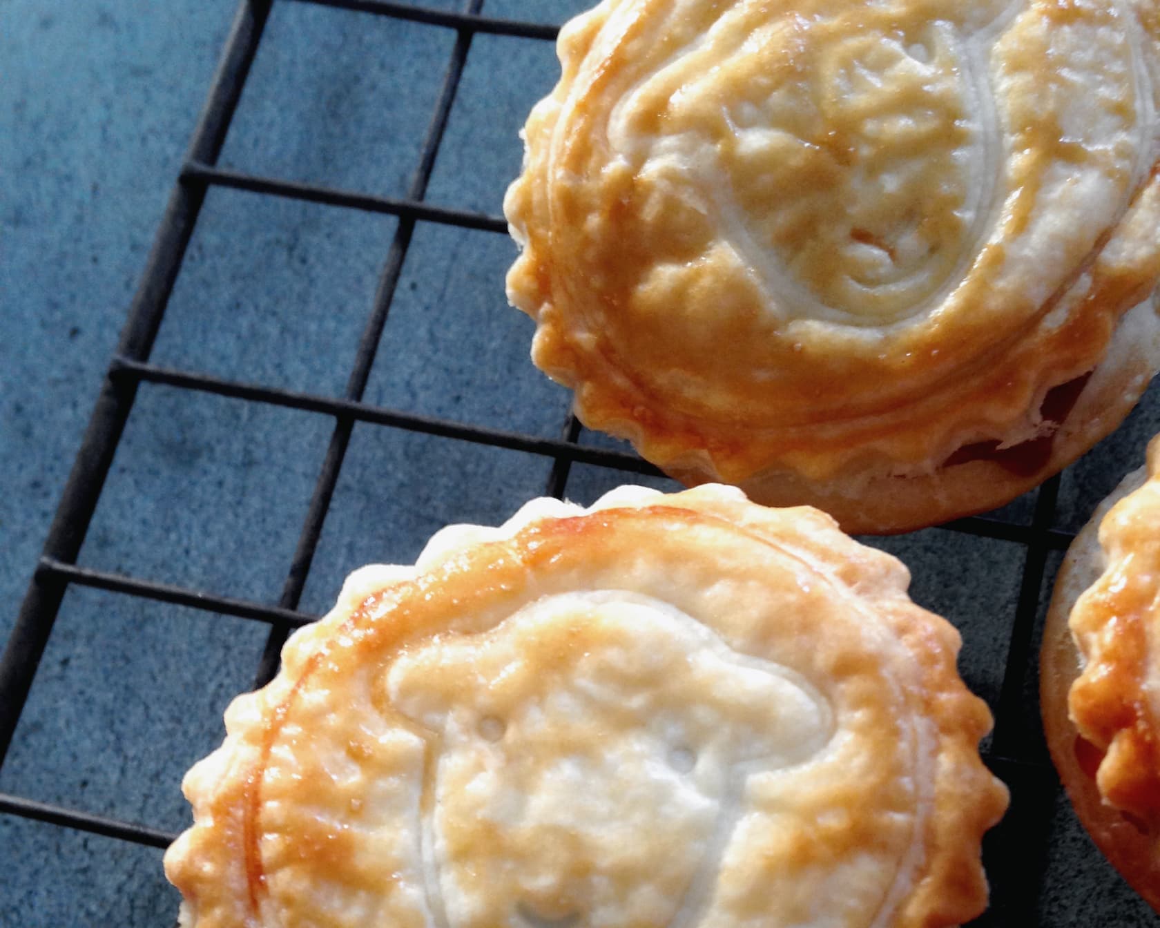 Leave your mince pies to cool on a wire rack