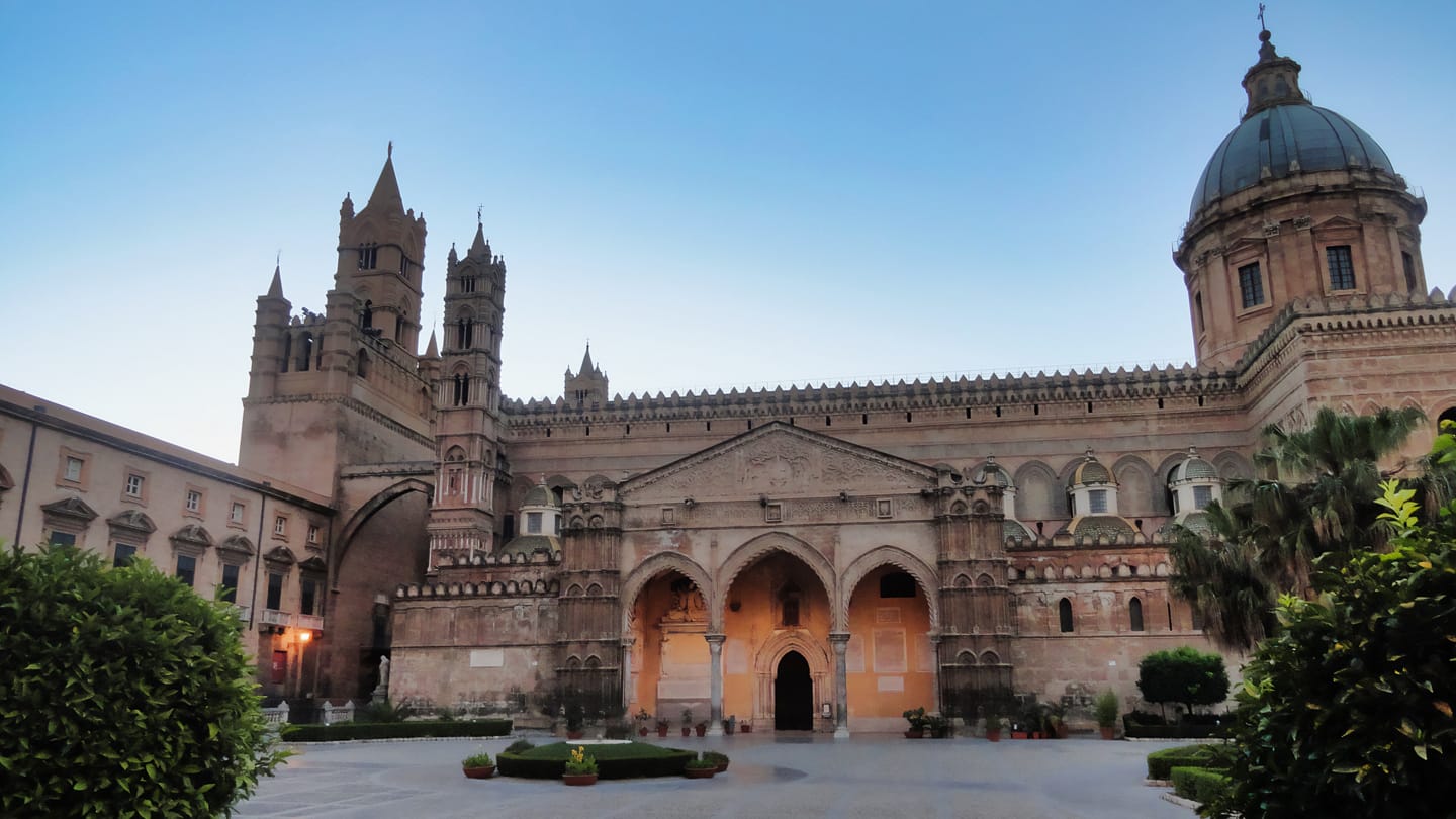 Dusk over the Cattedrale in Palermo, Sicily, Italy. Photo by Veselina Dzhingarova (l0da_ralta), licensed CC-generic-2.0.