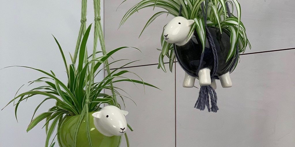 How To Make A Hanging Herdy Planter
