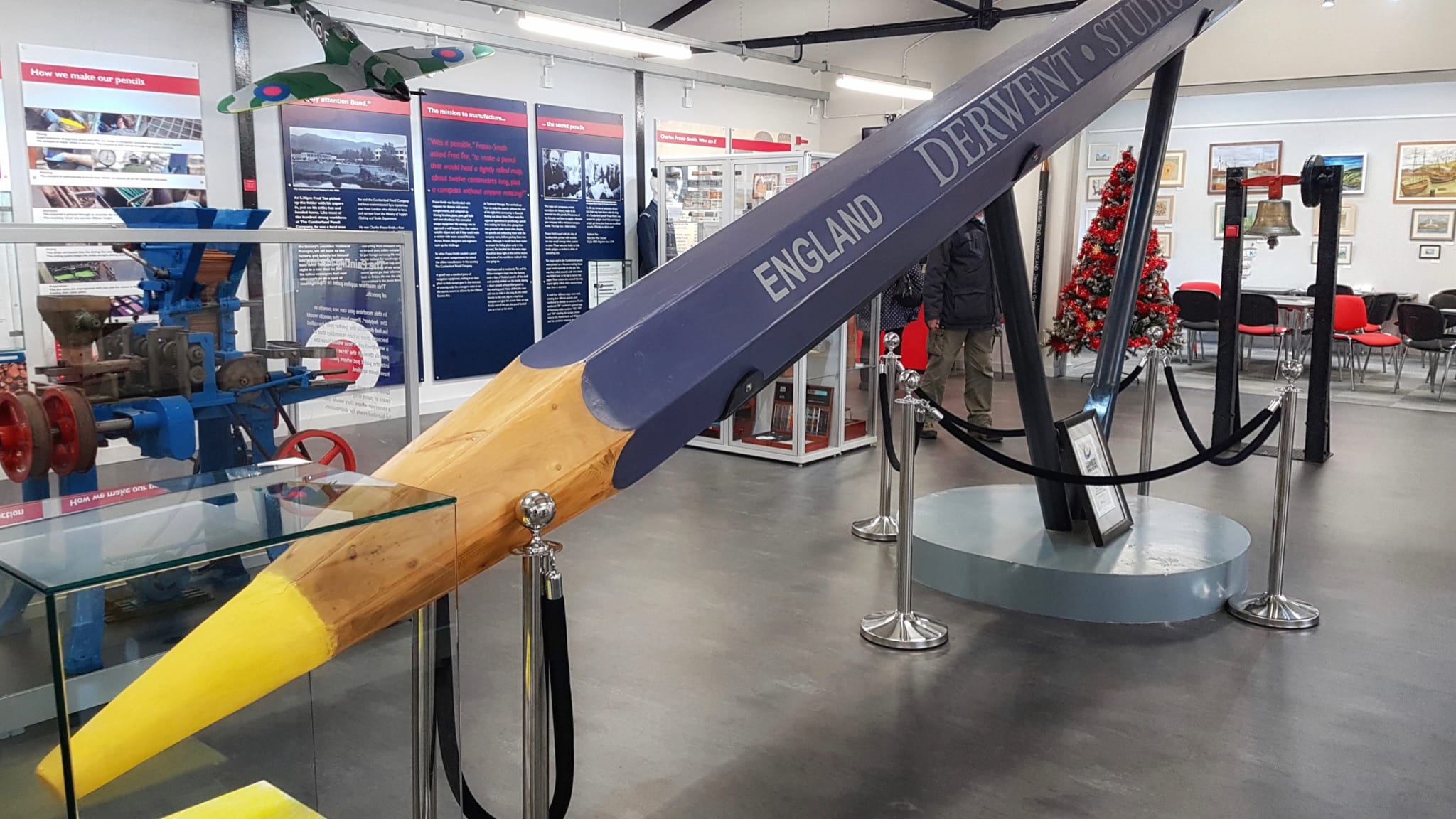 The world's biggest colouring pencil, at Derwent Pencil Museum. Photo by Stinglehammer, licensed CC-by-SA-3.0.