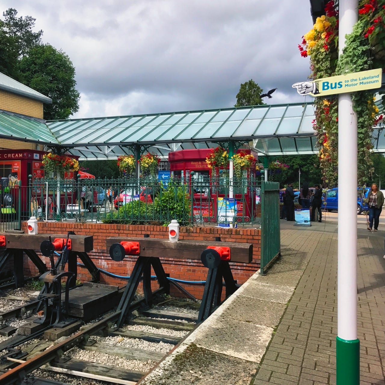 Take the steam train from Lakeside to Haverthwaite