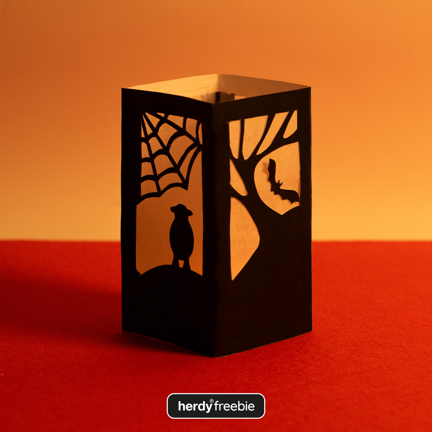 Halloween Lantern: how to make one Herdy style