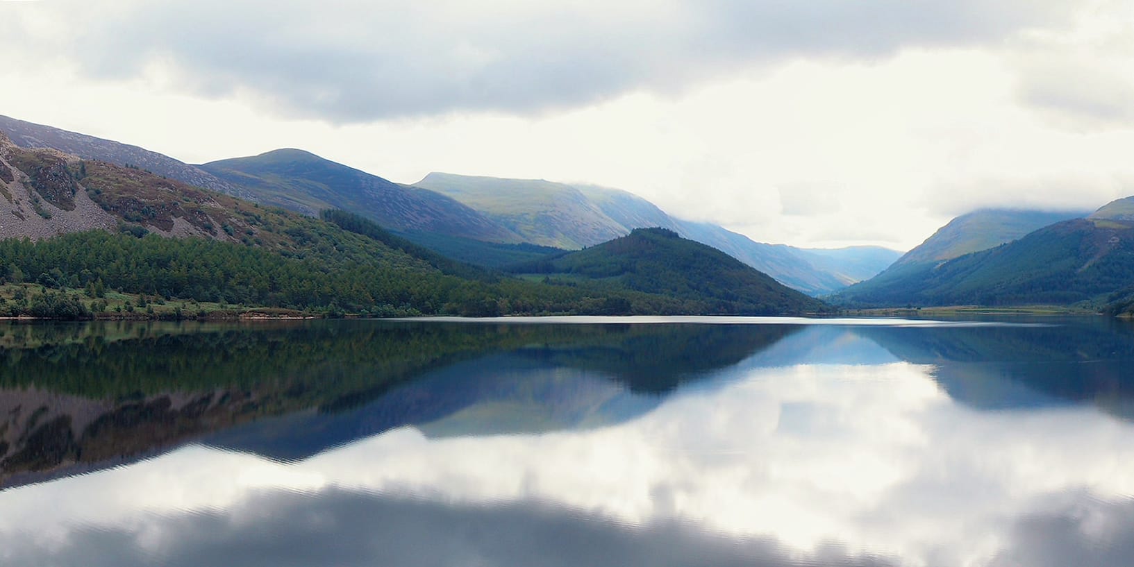 Panoramic view over Ennerdale Water to the East, Lake District. Photo by Kreuzschnabel, licensed CC-by-SA-3.0