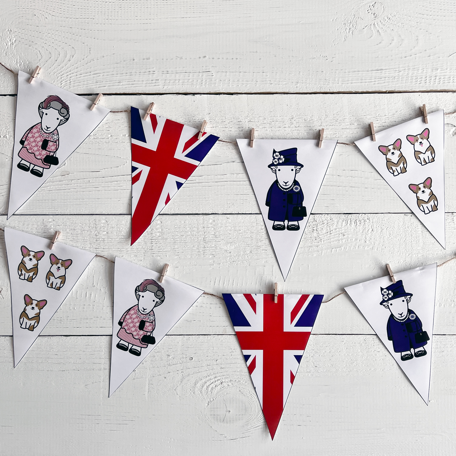 FREEBIE Queen bunting colouring in