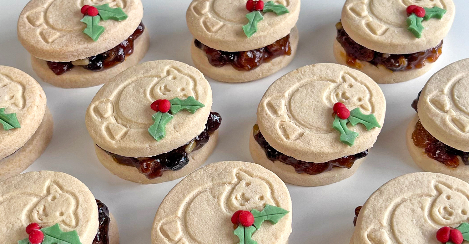 Herdy's Shortbread Mince Pie Sandwiches, with holly icing