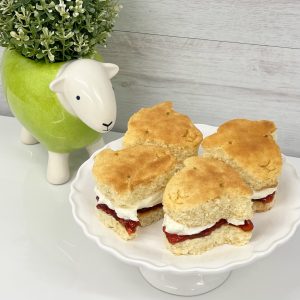 Herdy’s Mini Victoria Sponge Cakes